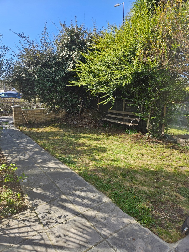 Dartford - 1 Bed Flat, Princes Road, DA1 - To Rent Now for £1,195.00 p/m