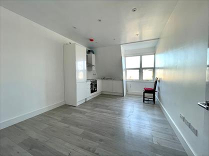 1 Bed Flat, Woodside Park Road, N12