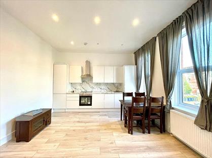 1 Bed Flat, Woodside Park Road, N12