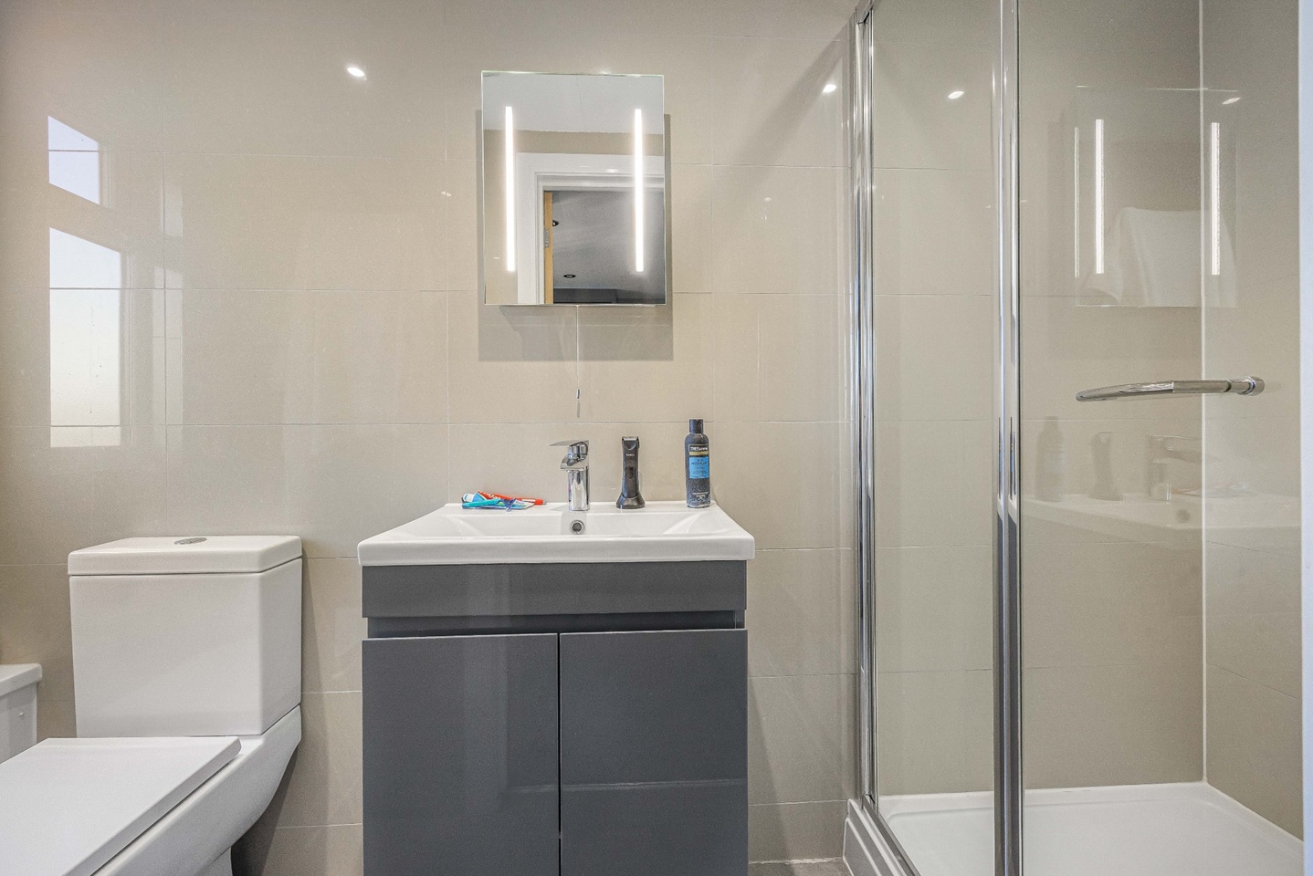 Additional image 15 of 6 Bed Semi-Detached House, The Grove, RG1, N1 7GU