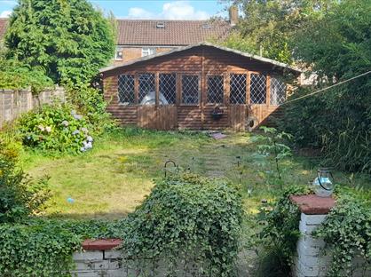Room in a Shared House, Stagelands, RH11