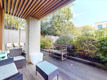 1 Bed Flat, Chiswick High Road, W4
