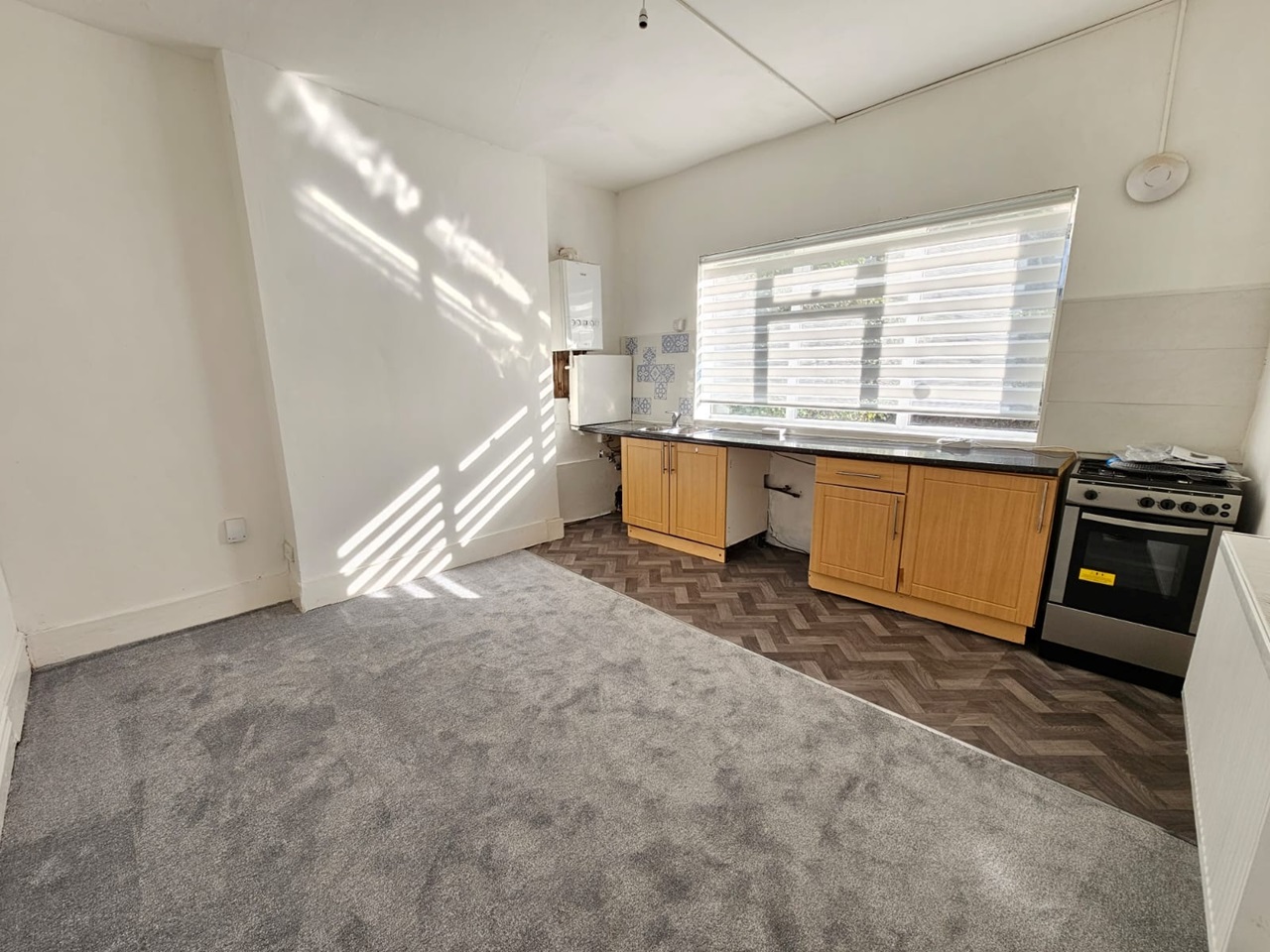 1 Bed Flat, Wellington Street West, M7