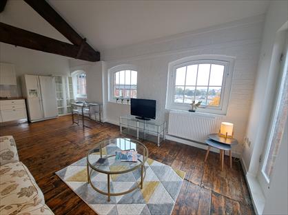 2 Bed Flat, Hull Marina, HU1