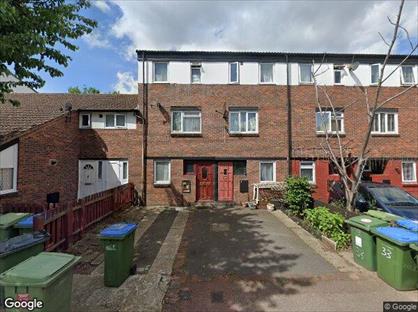 4 Bed Semi-Detached House, Hasler Close, SE28