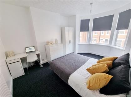 6 Bed Semi-Detached House, Kimbolton Avenue, NG7