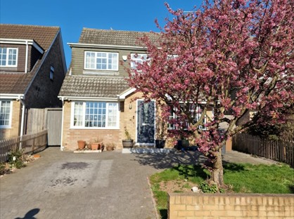 4 Bed Detached House, Petersfield, CM1
