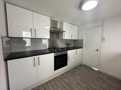 4 Bed Terraced House, Blenheim Road, RG1