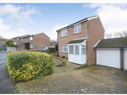 4 Bed Semi-Detached House, Abbey Close, BN10