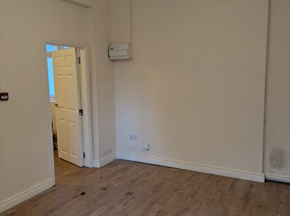 1 Bed Flat, Little Lane, WF9
