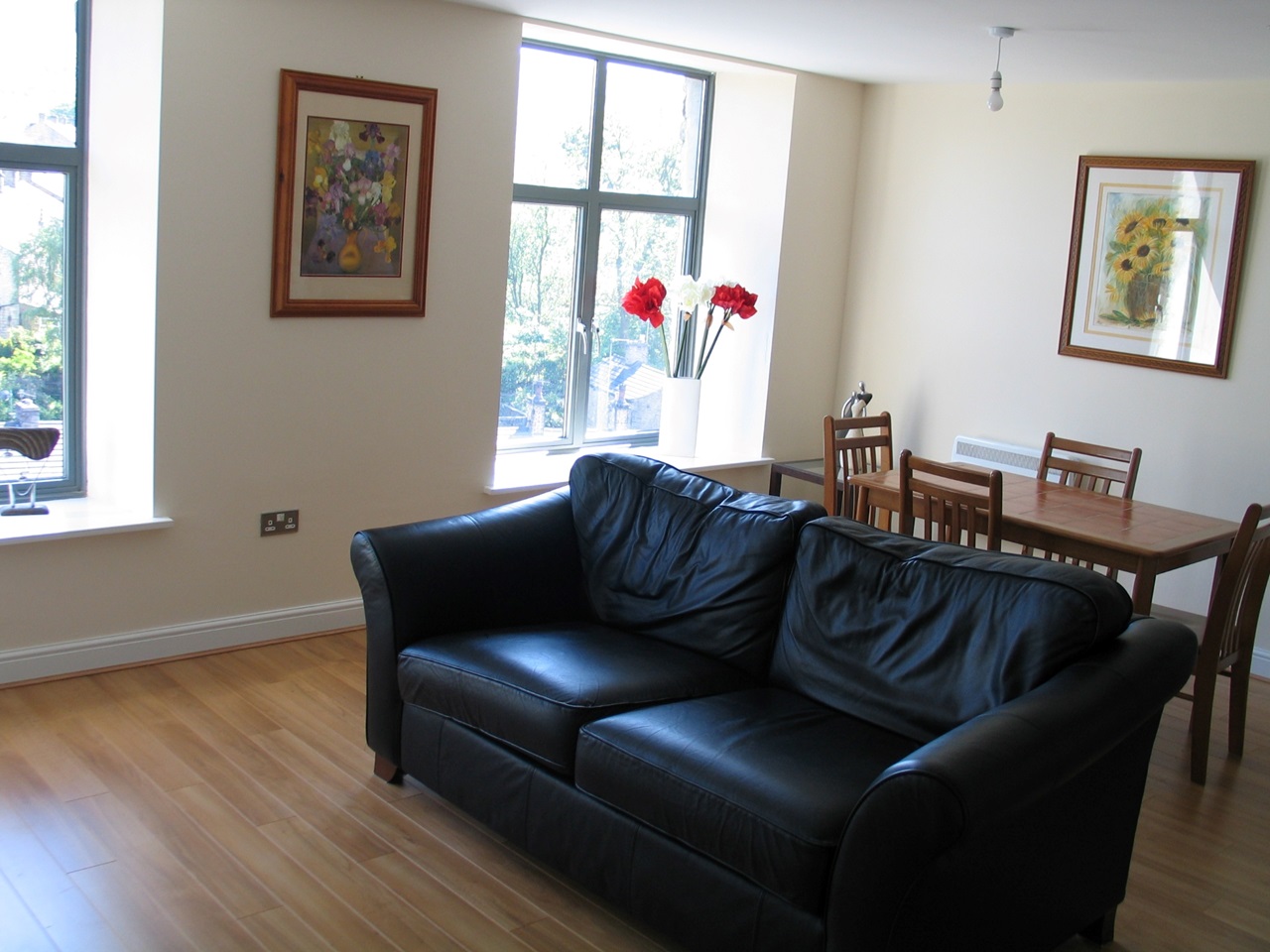 Glossop 2 Bed Flat, Wren Nest Mill, SK13 To Rent Now for £850.00 p/m