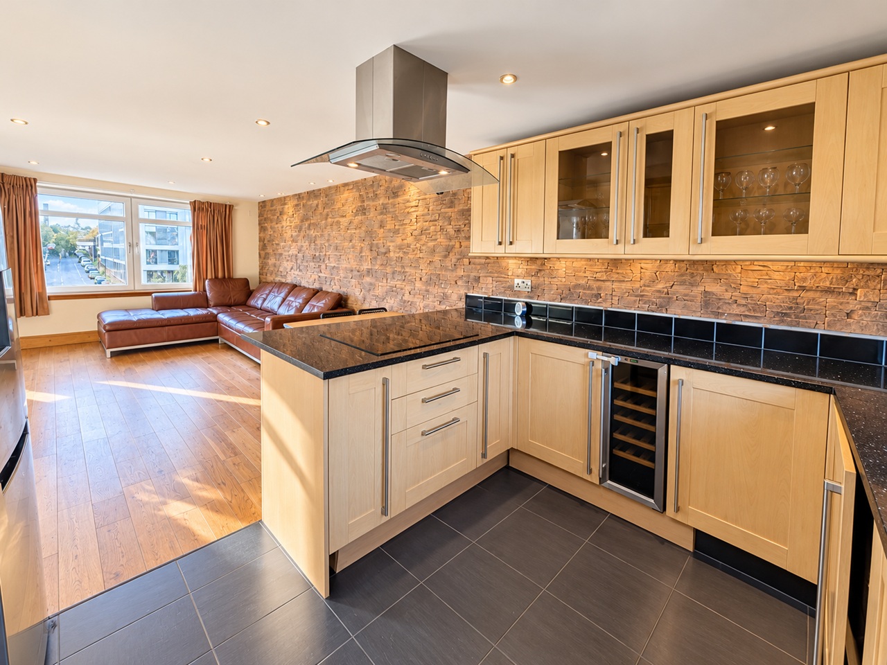 3 Bed Flat, St Mungo Avenue, G4