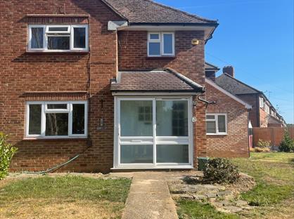 6 Bed Semi-Detached House, Spring Rise, TW20