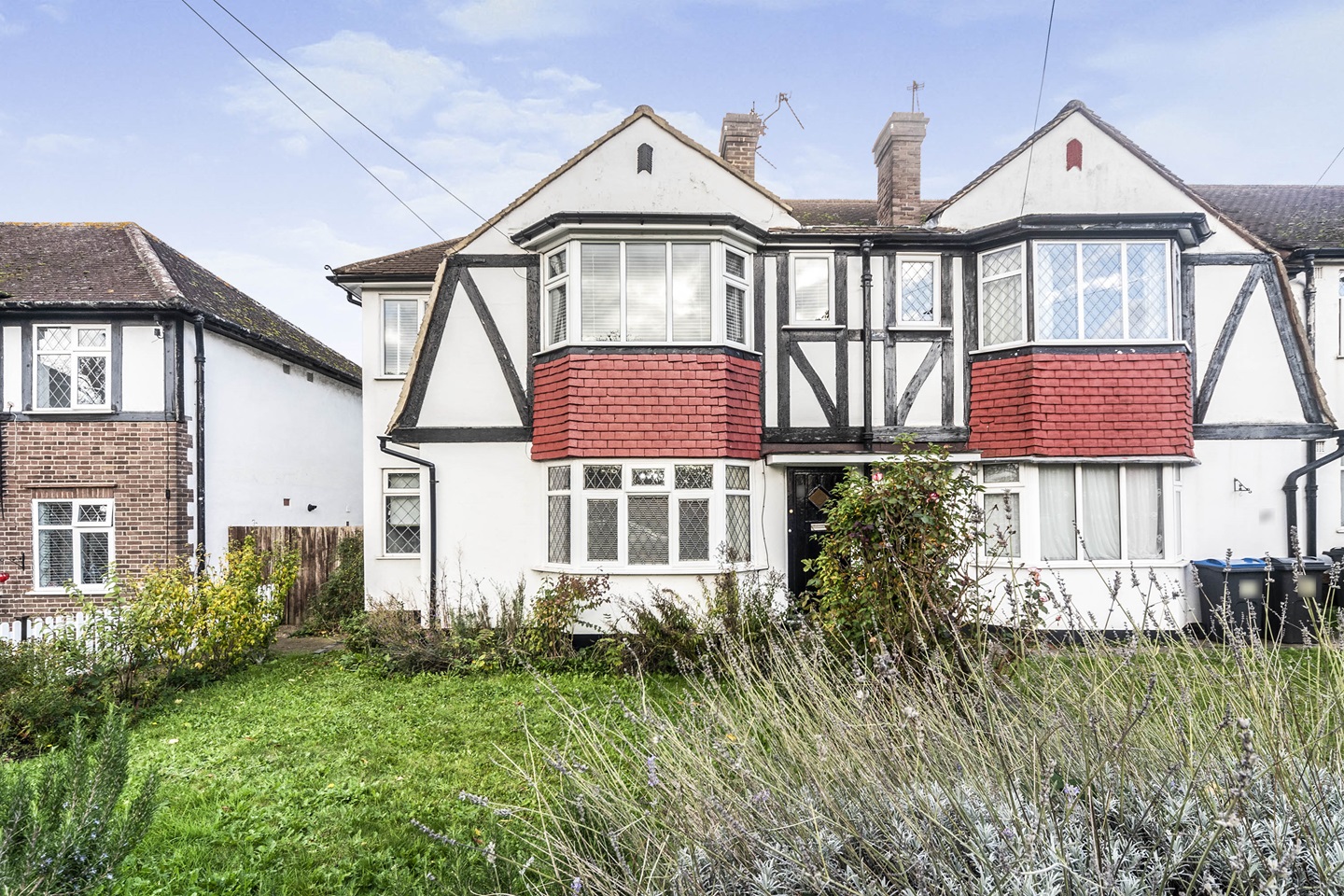 Morden 2 Bed Tudor Drive, SM4 To Rent Now for £1,550.00 p/m