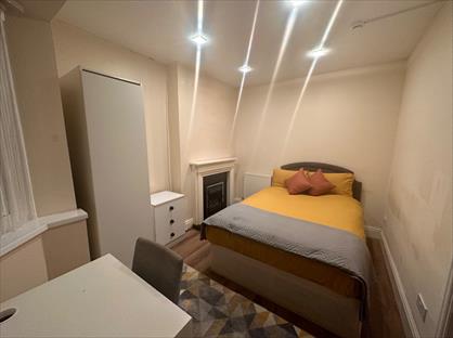 Room in a Shared House, Sunningdale Avenue, CV6