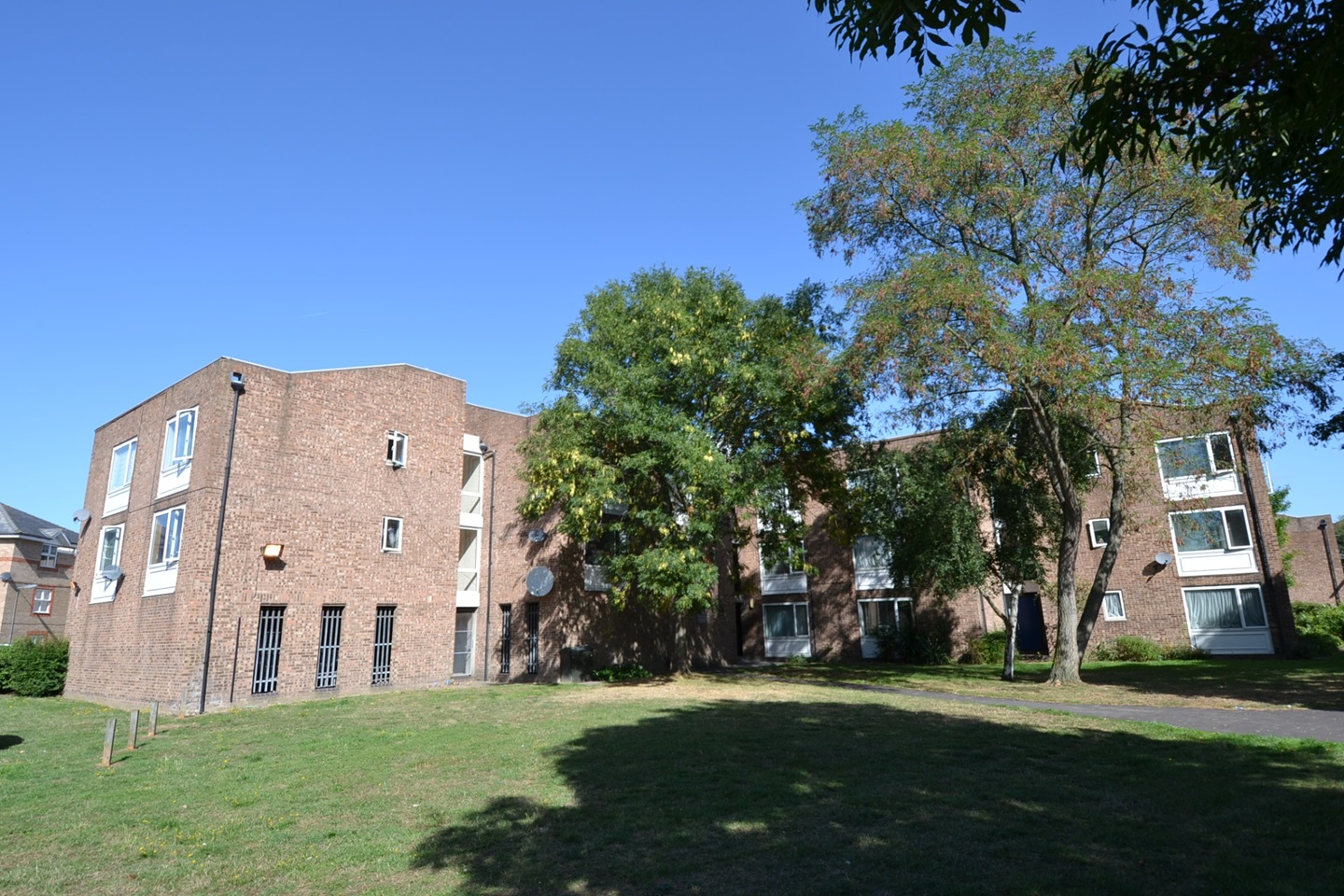 Stanwell, StainesUponThames Studio Flat, Douglas Road, TW19 To