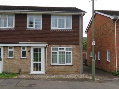 4 Bed Semi-Detached House, Southway, GU2