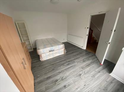 Room in a Shared House, South Park Crescent, SE6