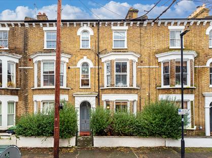 1 Bed Flat, Chantrey Road, SW9