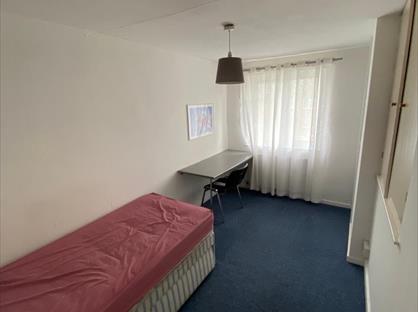 5 Bed Terraced House, Cherry Way, AL10