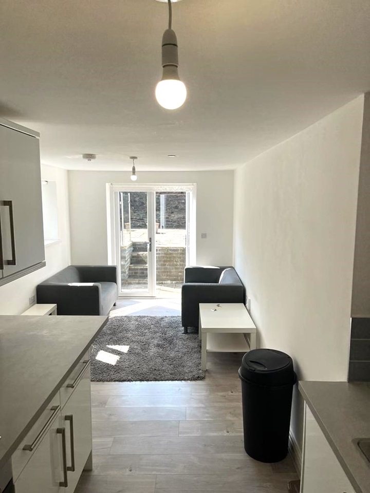 Additional image 2 of 2 Bed Flat, Woodville Road, CF24, N1 7GU