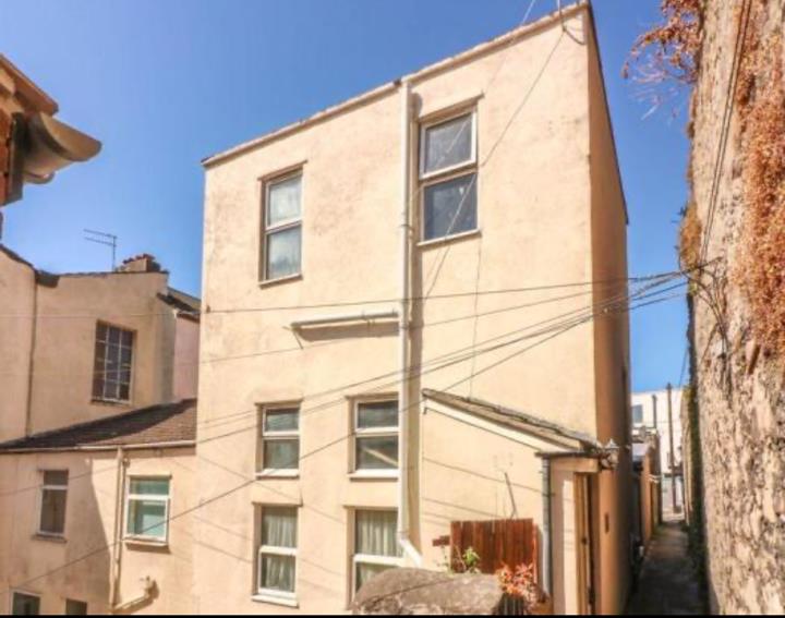 WestonSuperMare 2 Bed SemiDetached House, Highbury Road, BS23 To