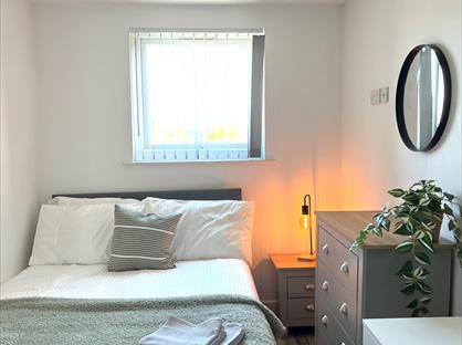 6 Bed End Terrace, Ling Street, L7