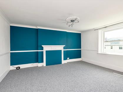 Studio Flat, Sandringham Court, CT10