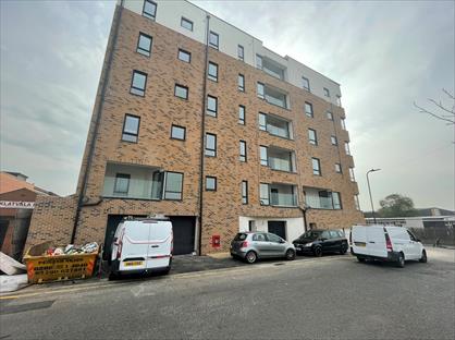 1 Bed Flat, Featherstone Terrace, UB2