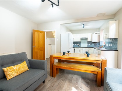 6 Bed Semi-Detached House, Newcombe Road, SO15