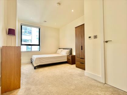 Room in a Shared Flat, St. Josephs Street, SW8