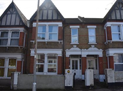 6 Bed Semi-Detached House, Heygate Avenue, SS1