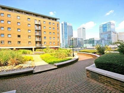 Room in a Shared Flat, Meridian Place, E14
