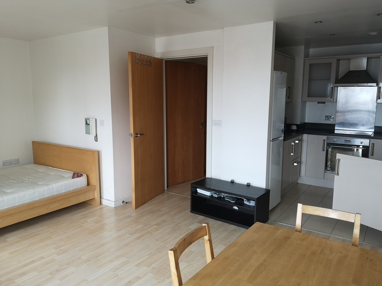 Birmingham Studio Flat, Masshouse Plaza, B5 To Rent Now for £850.00 p/m
