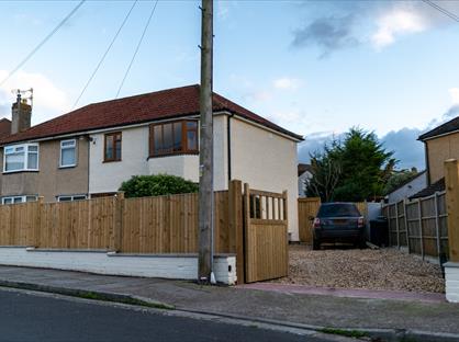 3 Bed Semi-Detached House, Kings Walk, BS13