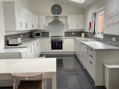 6 Bed Semi-Detached House, Derby Grove, NG7
