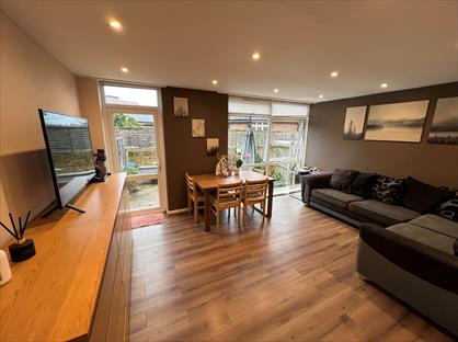 3 Bed Semi-Detached House, Peterstow Close, SW19