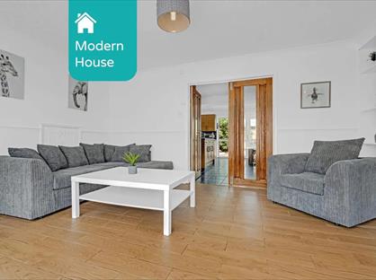 5 Bed Semi-Detached House, St. Annes Avenue, TW19