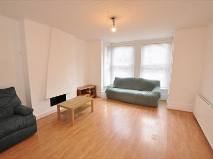 2 Bed Flat, Park Hall Road, N2