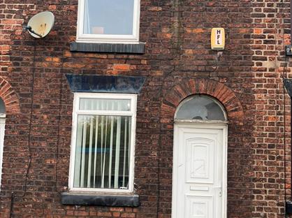 2 Bed Terraced House, Holt Lane, WA7