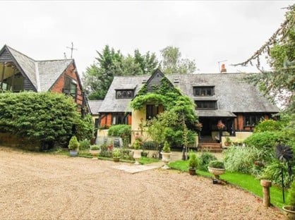 6 Bed Detached House, Miles Close, CM19