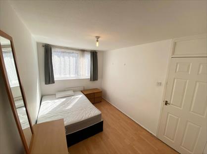 Room in a Shared Flat, Wolsey Court, SW11