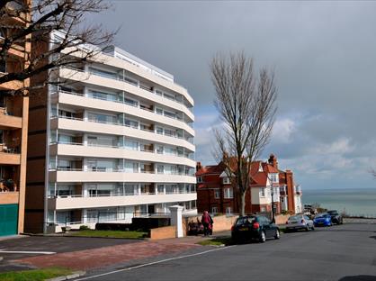 2 Bed Flat, Westcliff Mansion, BN20