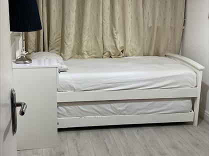 Room in a Shared House, Spooner House, TW5