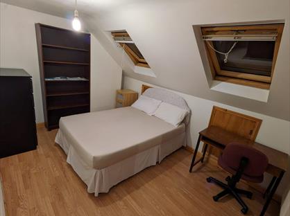 Room in a Shared House, Elm Road, KT3