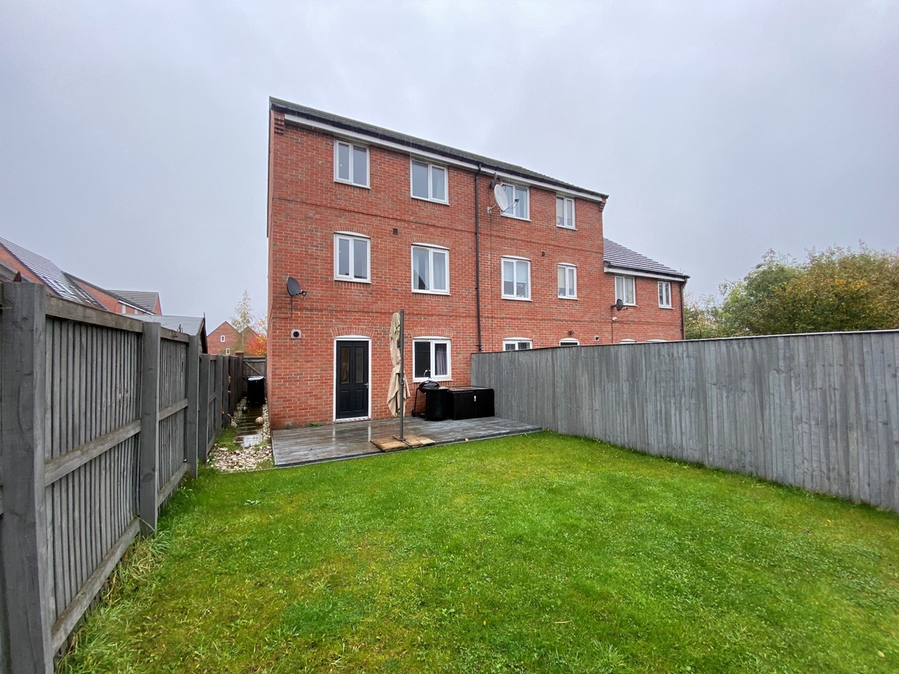 Bradford 3 Bed Terraced House, Halliday Court, BD3 To Rent Now for