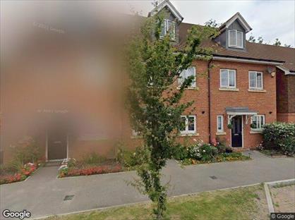 5 Bed Semi-Detached House, Denton Way, SL3