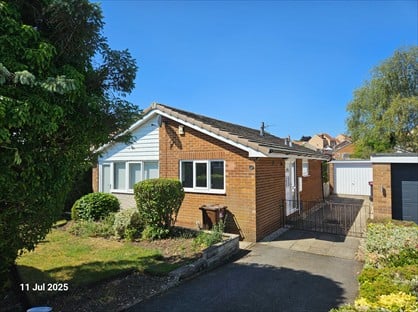 2 Bed Bungalow, Eastfield Crescent, S25