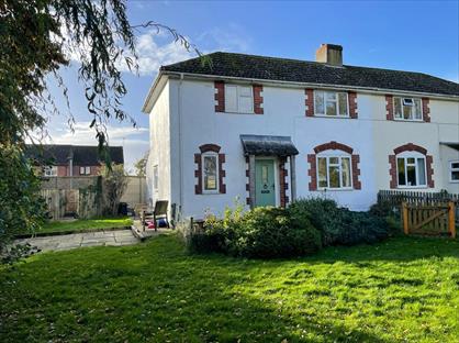 2 Bed Semi-Detached House, Cross Roads, SN9