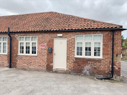 Studio Flat, Canal Road, S80